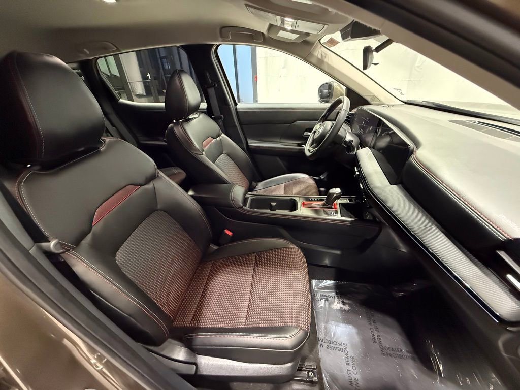 Certified 2025 Nissan Kicks SR image 25
