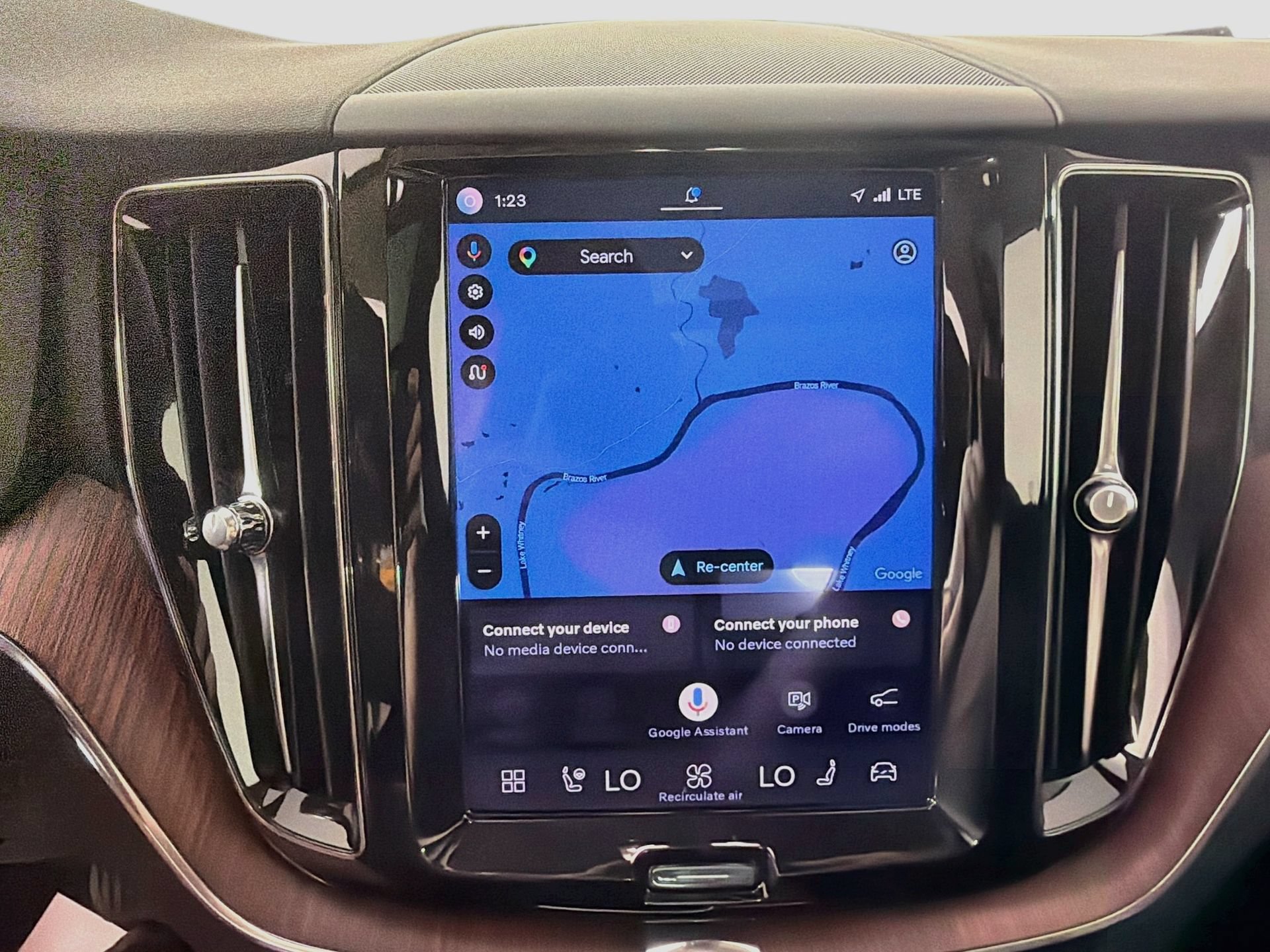 Certified 2023 Volvo XC60 B5 Plus w/ Protection Package Premier FWD image 15