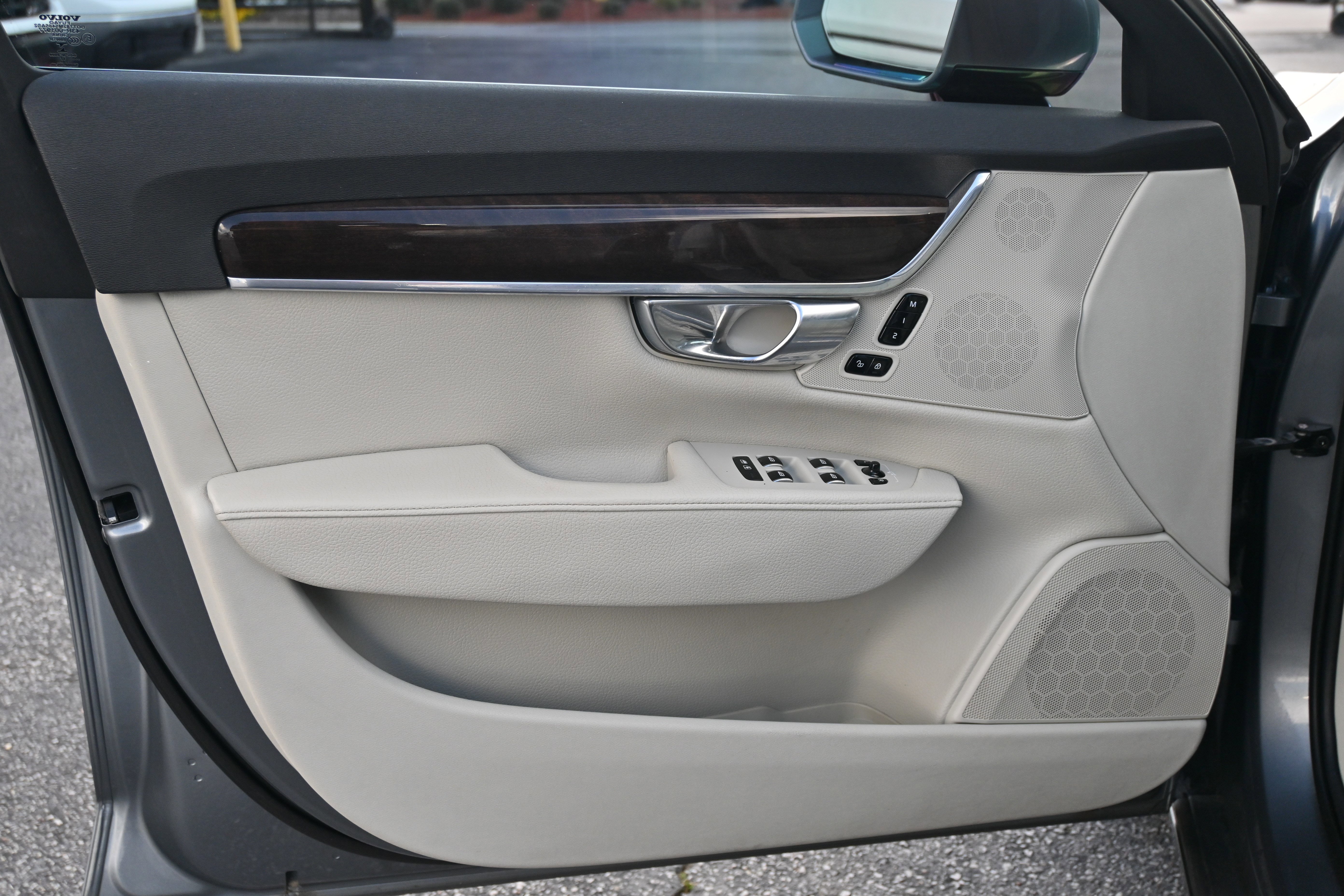 Used 2018 Volvo S90 T5 Momentum image 28