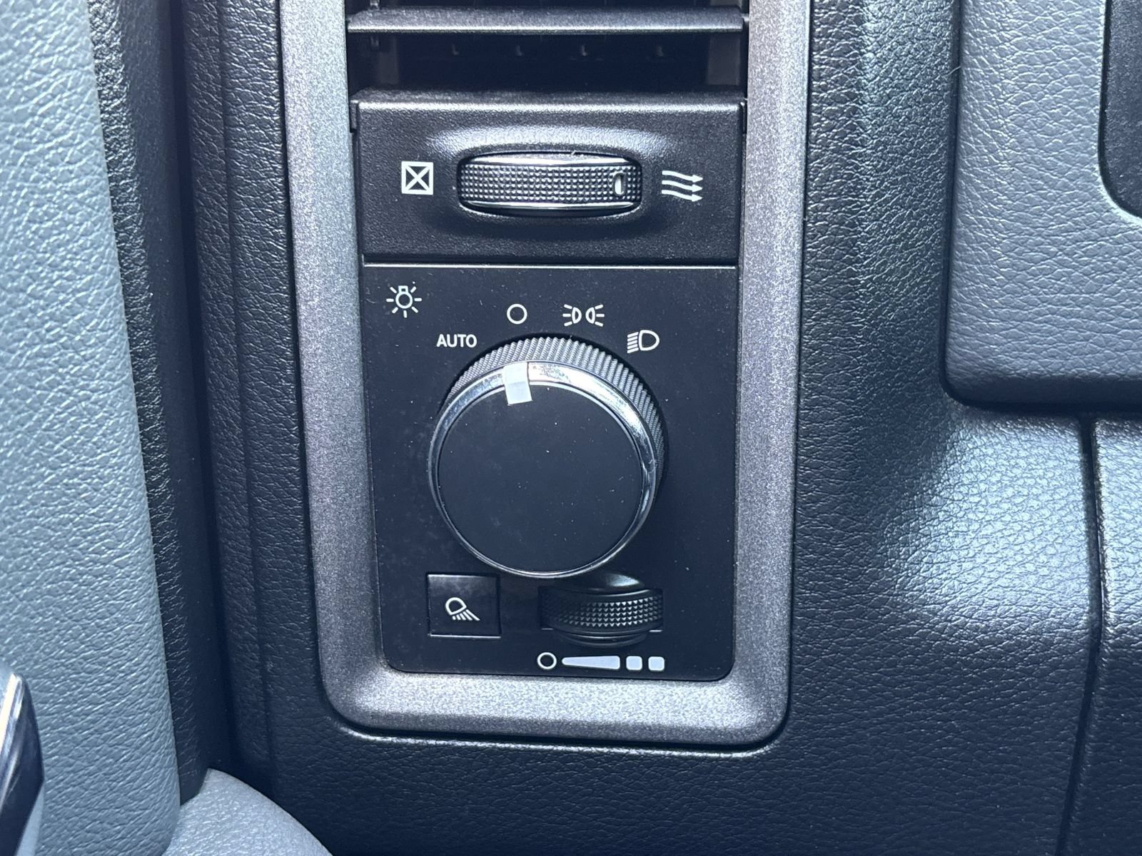 Used 2017 RAM 1500 Tradesman w/ Power & Remote Entry Group RWD image 31