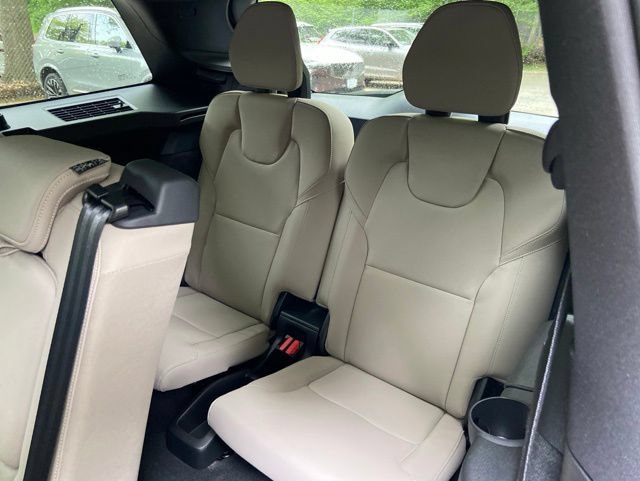 New 2026 Volvo XC90 T8 Plus w/ Protection Package Premier AWD/4WD image 16