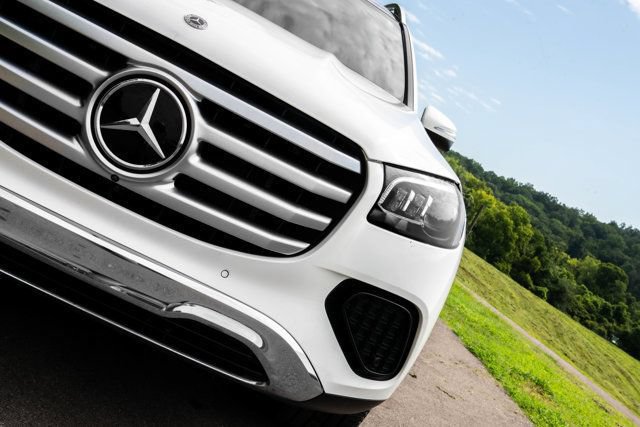 Used 2024 Mercedes-Benz GLS 450 4MATIC image 13
