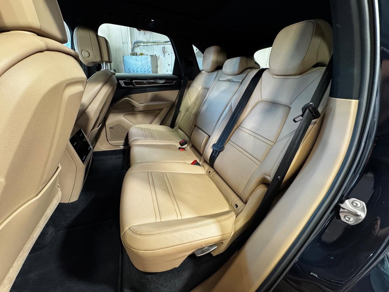 Used 2019 Porsche Cayenne AWD image 13