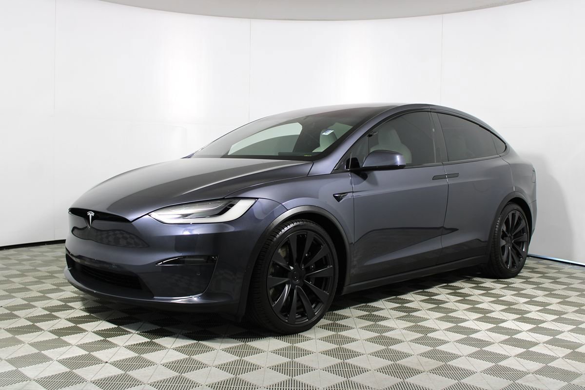 Used 2023 Tesla Model X image 3