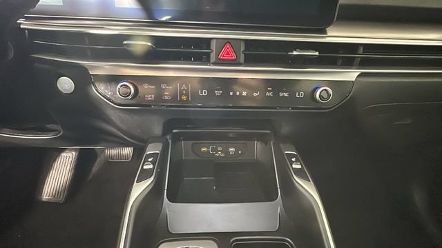 Used 2025 Kia Sorento EX w/ EX Panoramic Sunroof Package AWD/4WD image 22
