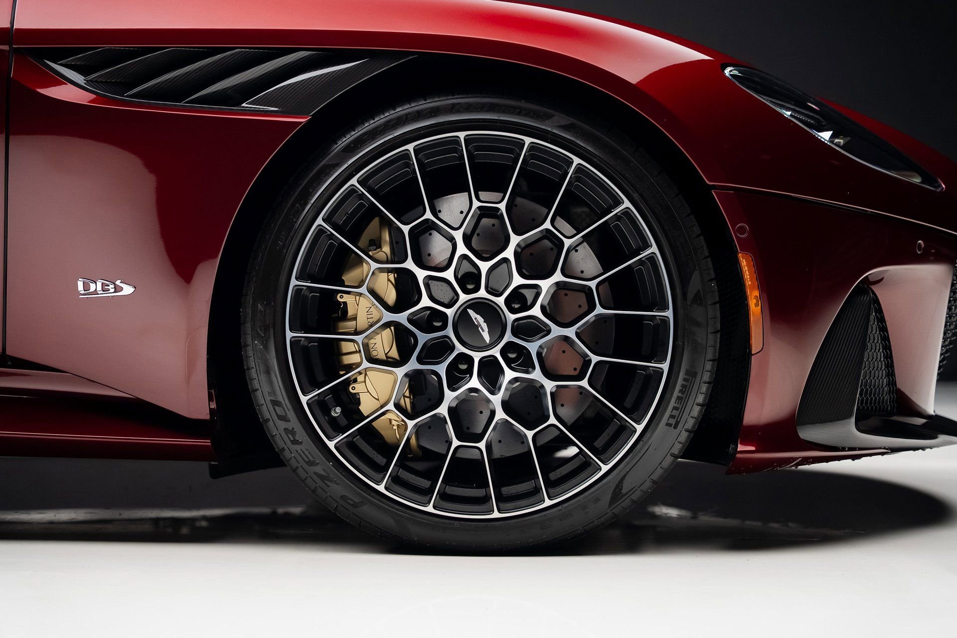 Used 2023 Aston Martin DBS Coupe image 45