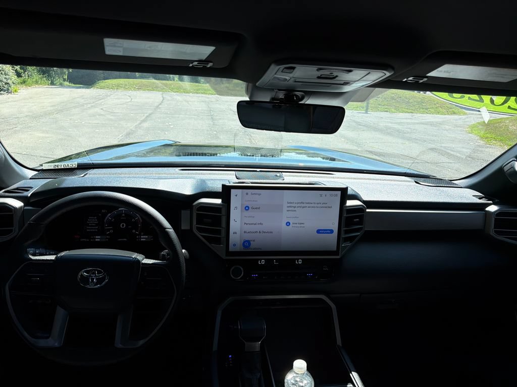 Used 2025 Toyota Tundra Limited AWD/4WD image 38