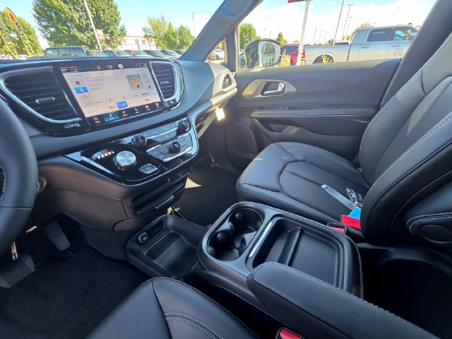 New 2027 Chrysler Pacifica LX FWD image 22