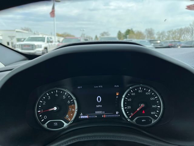 Used 2020 Jeep Renegade Limited AWD/4WD image 9