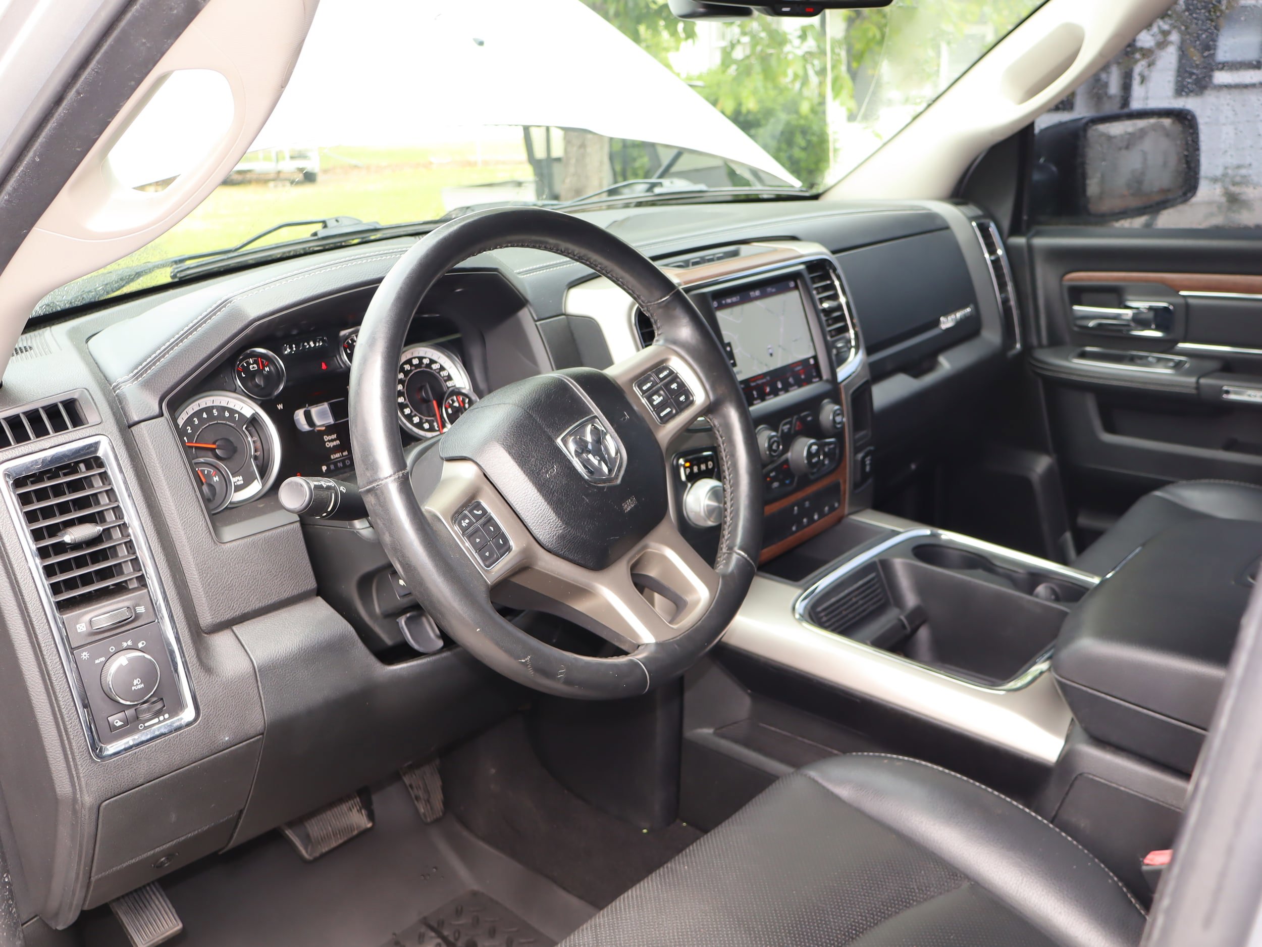 Used 2018 RAM 1500 Laramie w/ Convenience Group RWD image 16