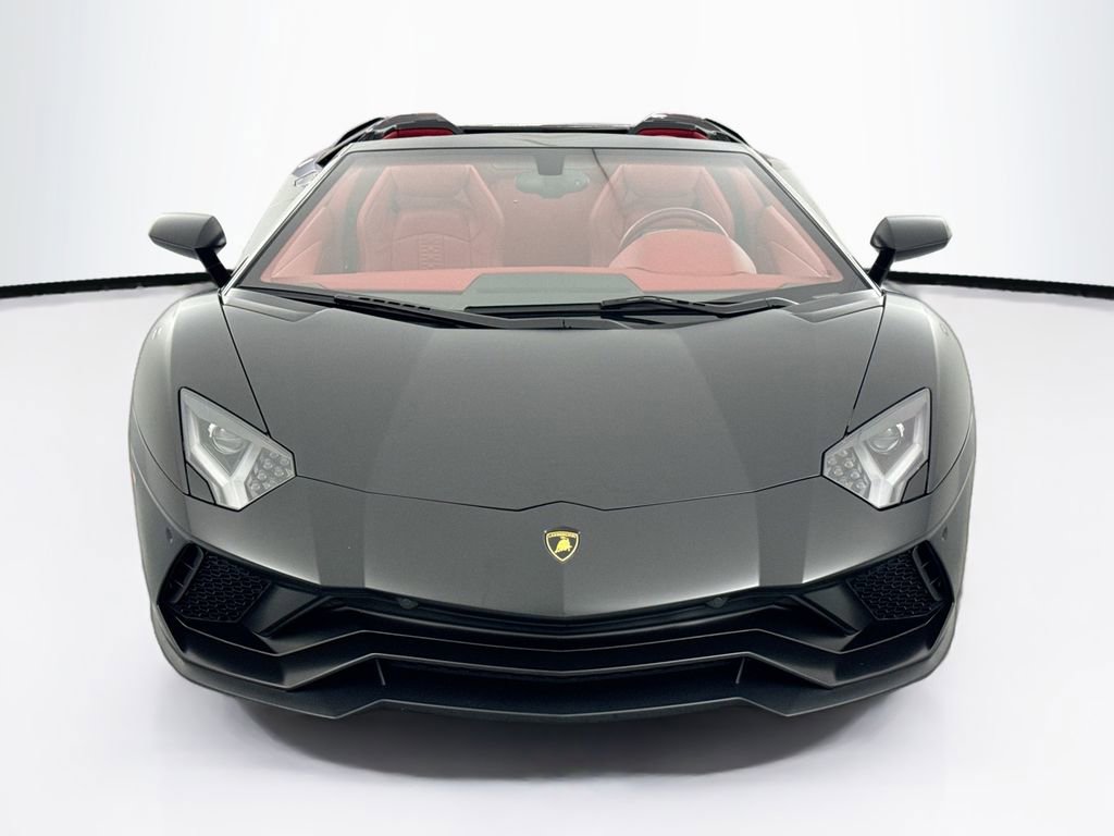 Used 2018 Lamborghini Aventador S AWD/4WD image 2