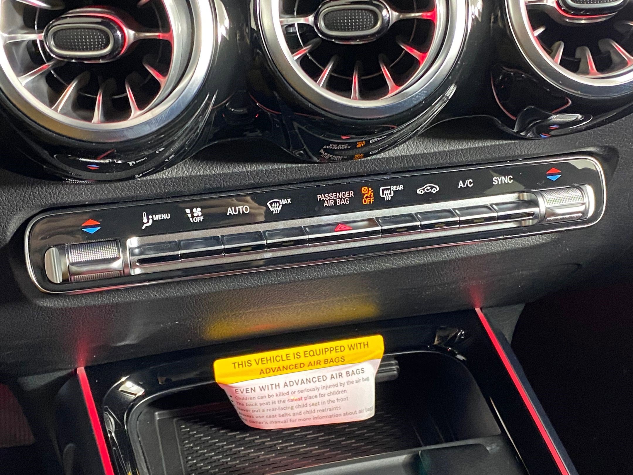 New 2025 Mercedes-Benz GLB 250 4MATIC image 25