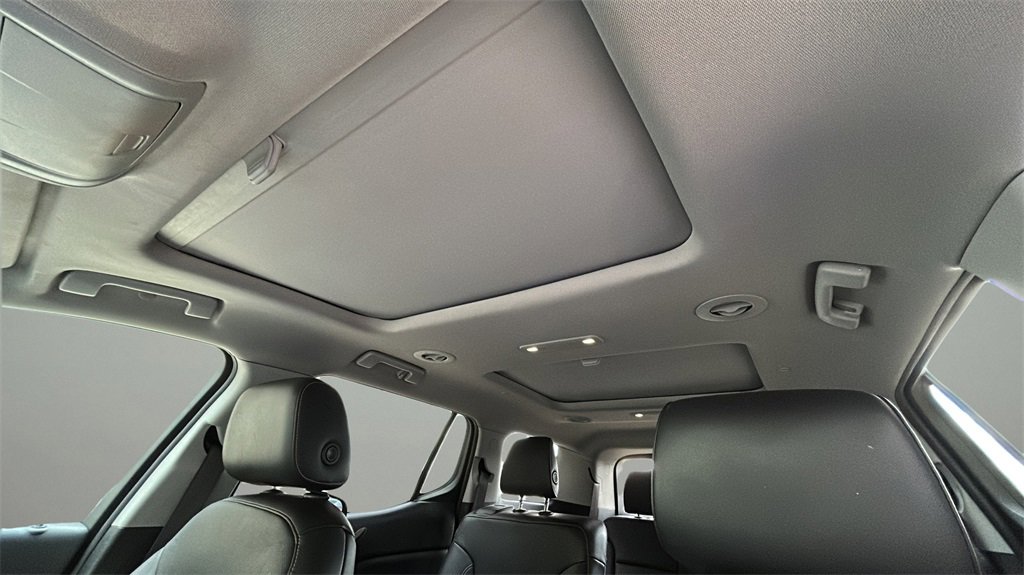 Used 2017 GMC Acadia SLT image 17