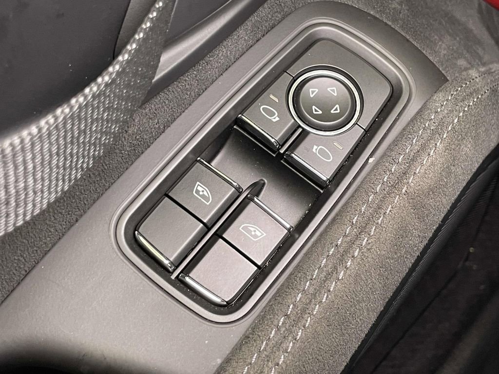 Used 2021 Porsche 718 Boxster Spyder RWD image 31