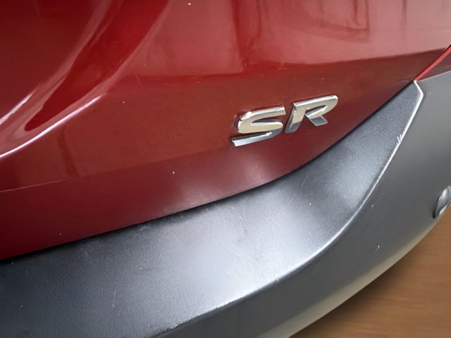 Used 2020 Nissan Kicks SR w/ SR Premium Package FWD image 9