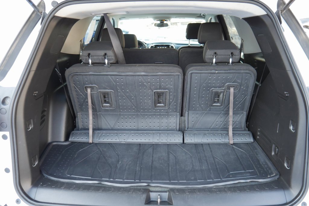 Used 2020 Chevrolet Traverse LS w/ LPO, Floor Liner Package image 28