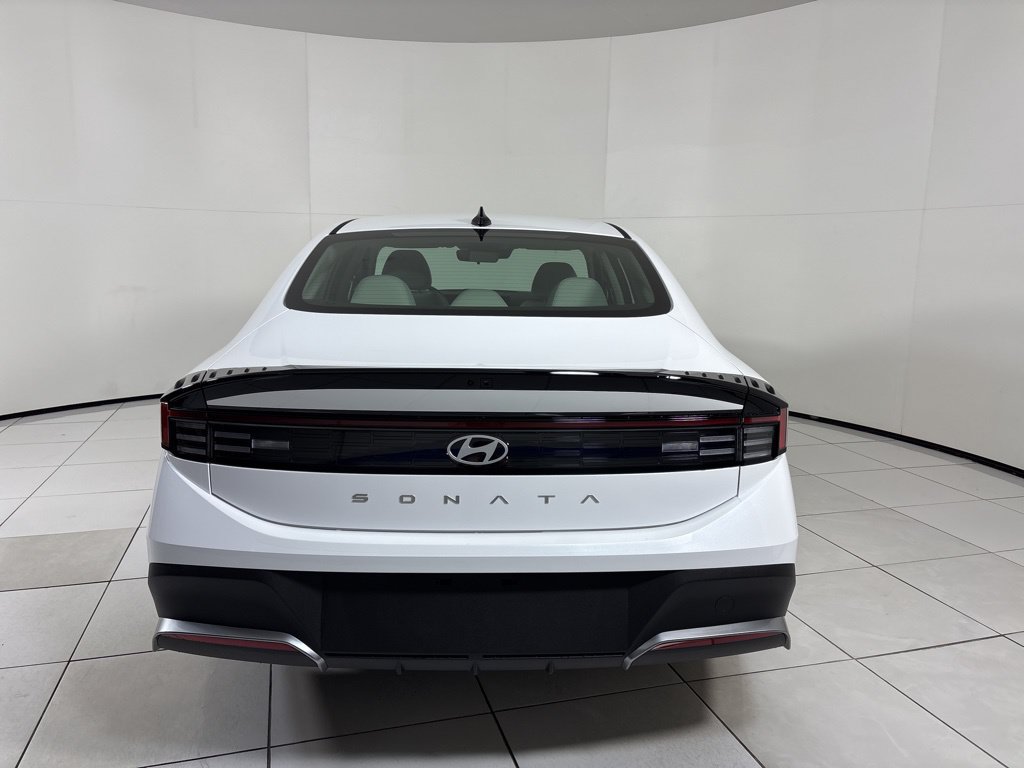 New 2026 Hyundai Sonata SE FWD image 4