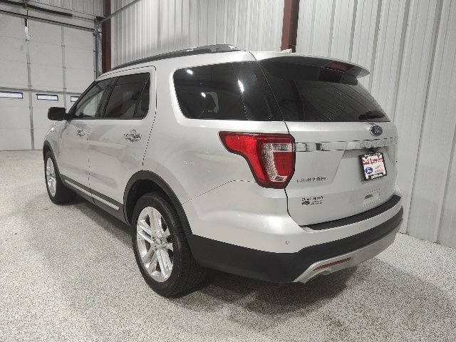 Used 2017 Ford Explorer Limited w/ Equipment Group 301A AWD/4WD image 8