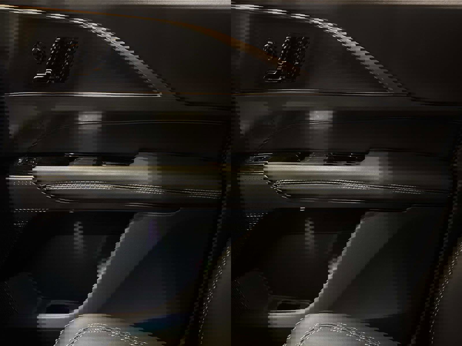 New 2025 Cadillac Lyriq Luxury image 19