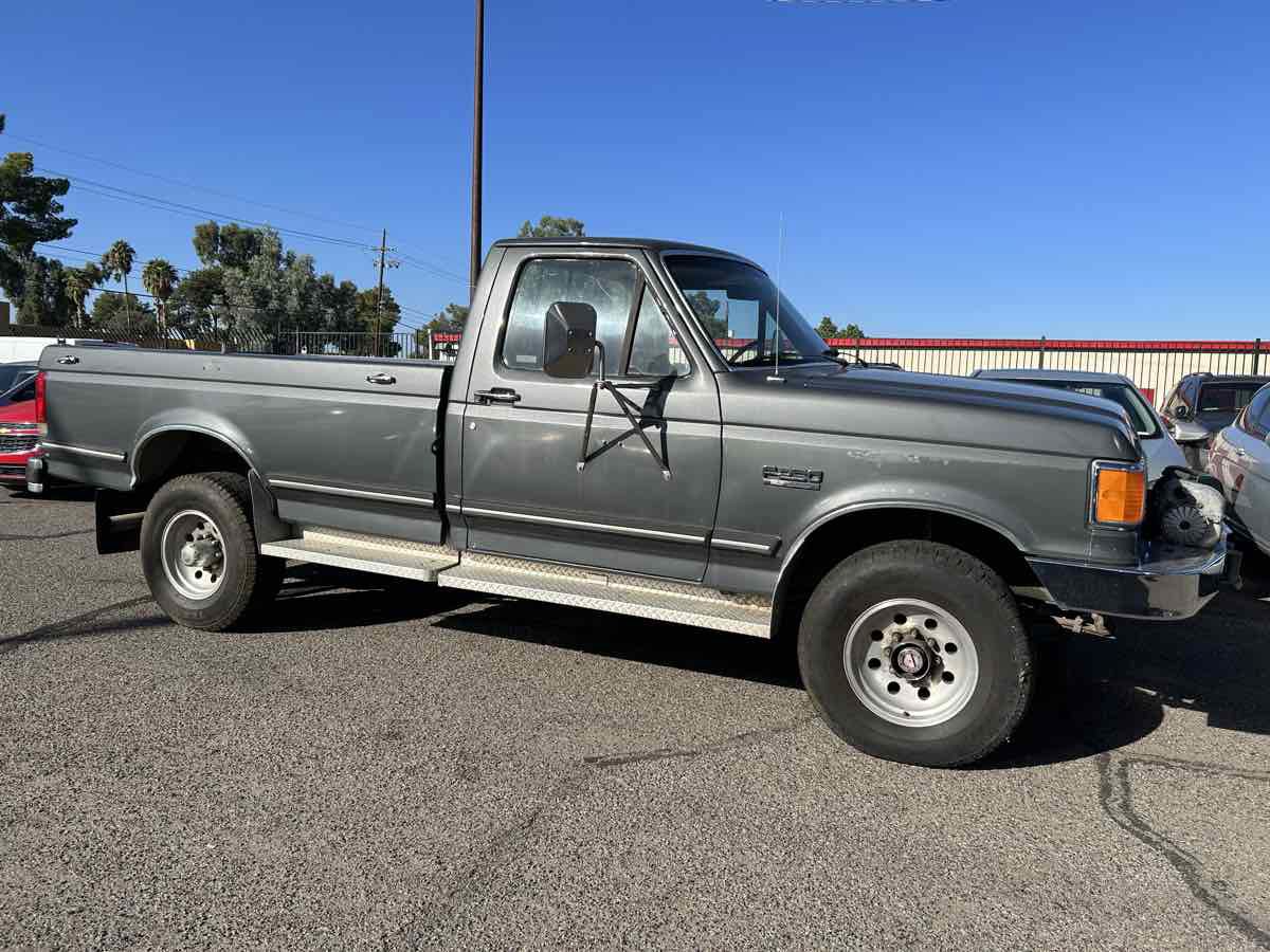 Used 1989 Ford F250 4x4 Regular Cab image 6