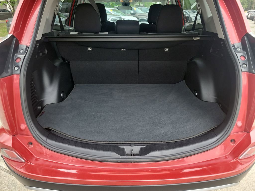 Used 2017 Toyota RAV4 XLE image 31