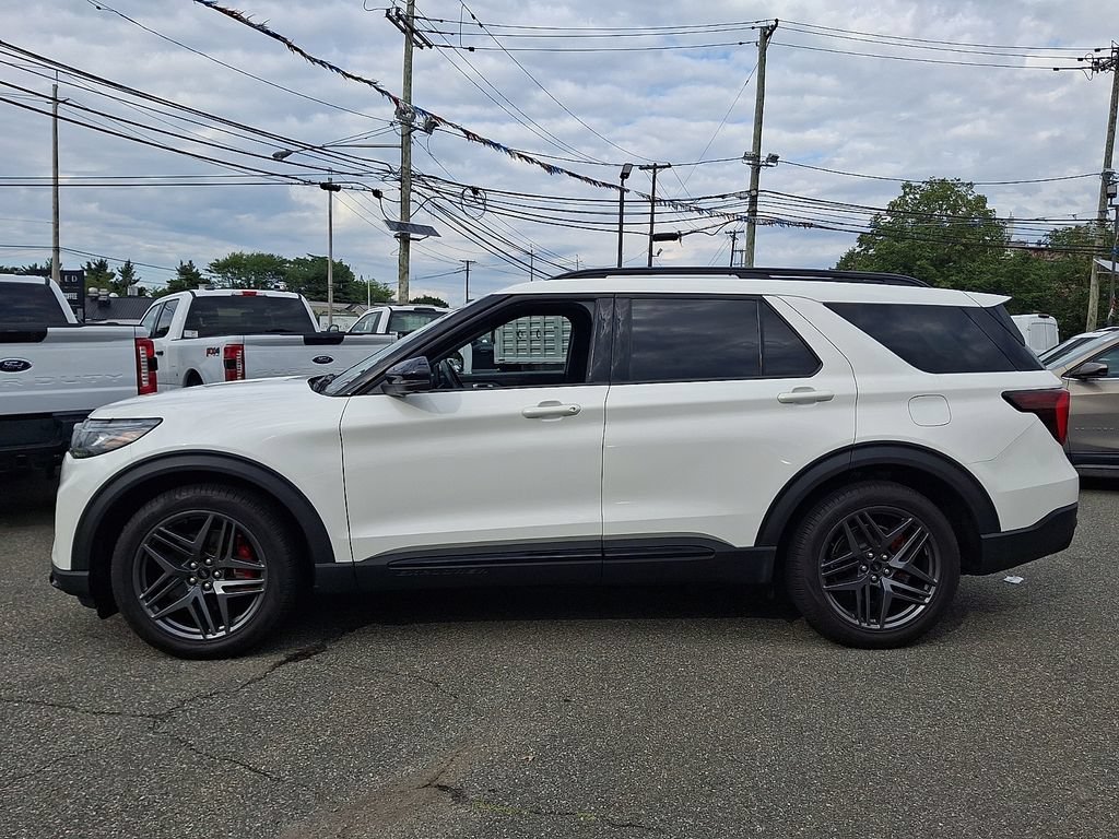 Used 2025 Ford Explorer ST AWD/4WD image 8