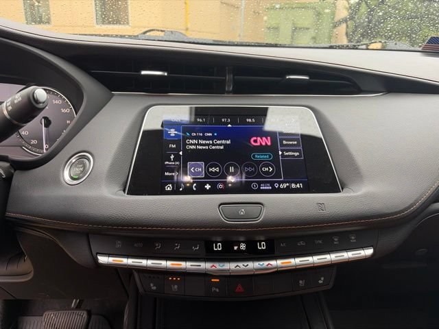 Used 2020 Cadillac XT4 Premium Luxury FWD image 12
