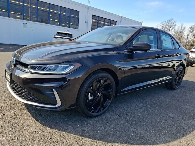 New 2026 Volkswagen Jetta SE image 2