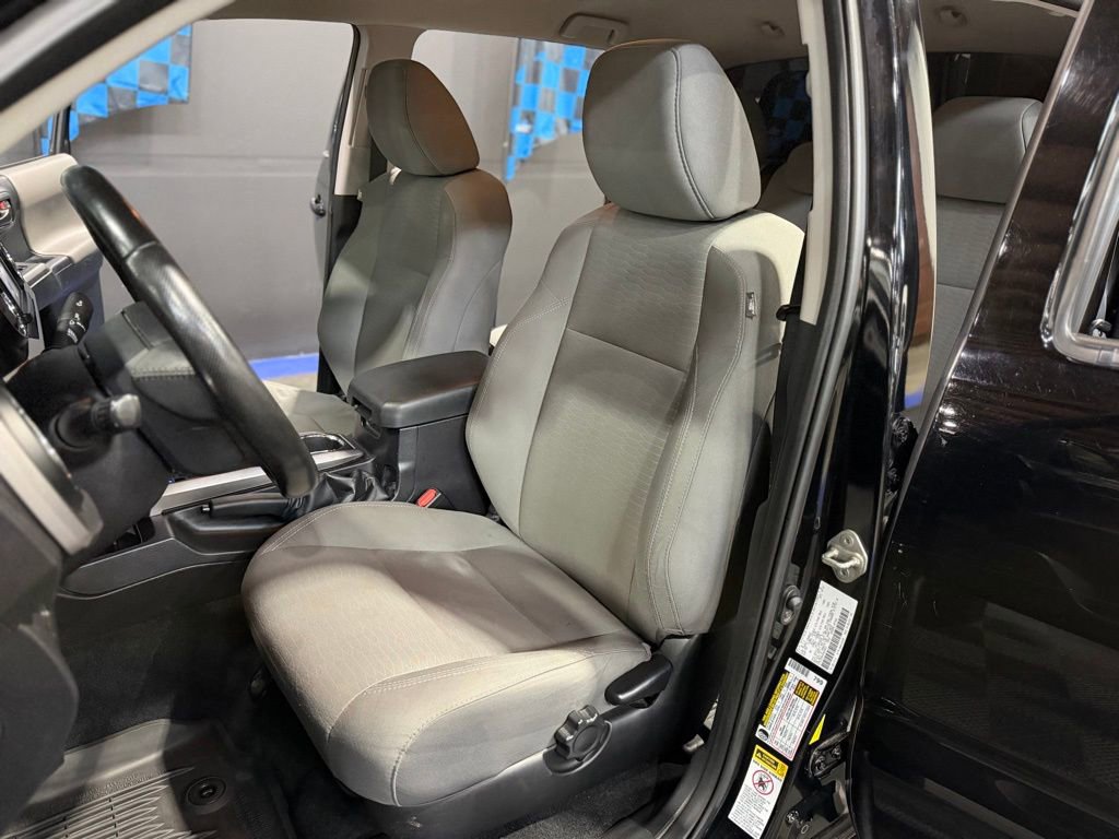 Used 2016 Toyota Tacoma SR5 w/ SR5 Appearance Package (SN) AWD/4WD image 19