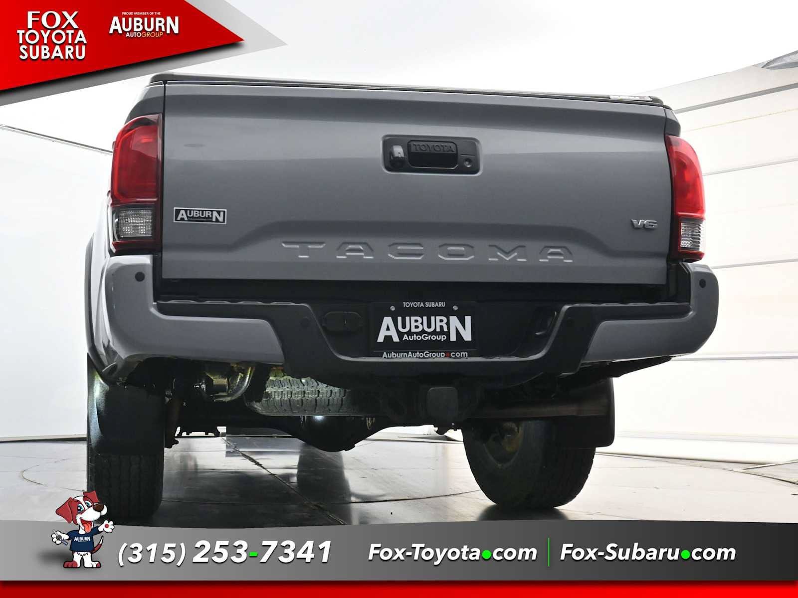 Used 2019 Toyota Tacoma TRD Off-Road w/ Technology Package AWD/4WD image 18
