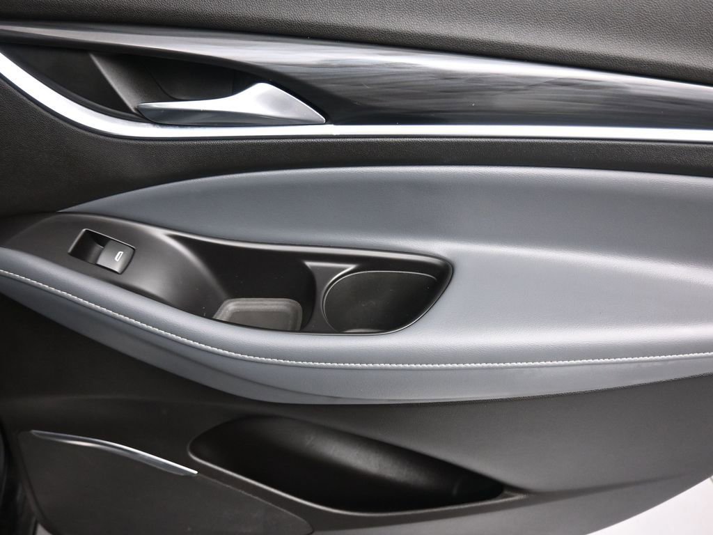 Used 2018 Buick Enclave Essence AWD/4WD image 42