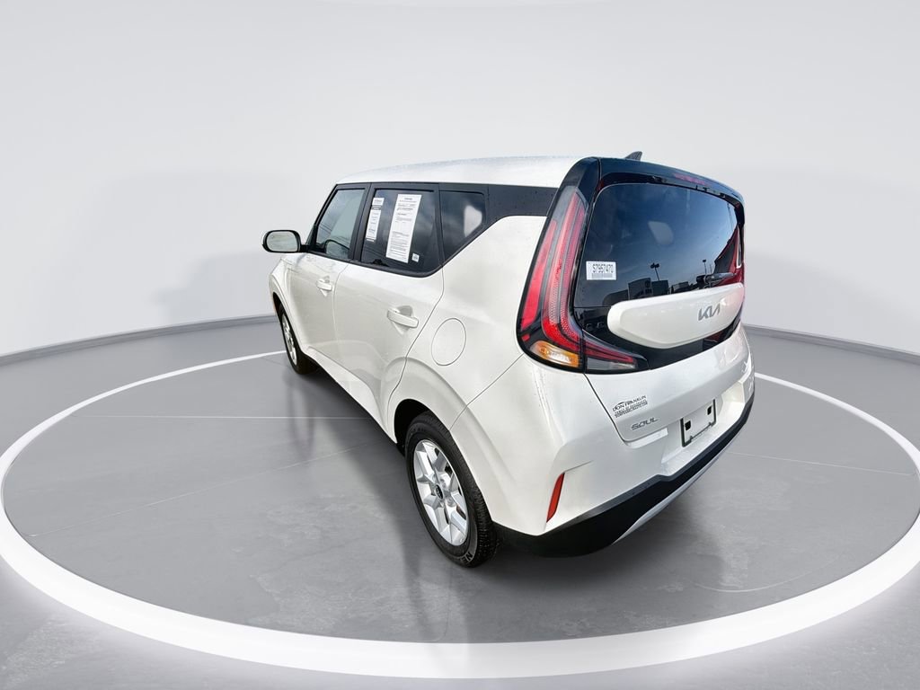 Used 2025 Kia Soul LX w/ LX Technology Package FWD image 6