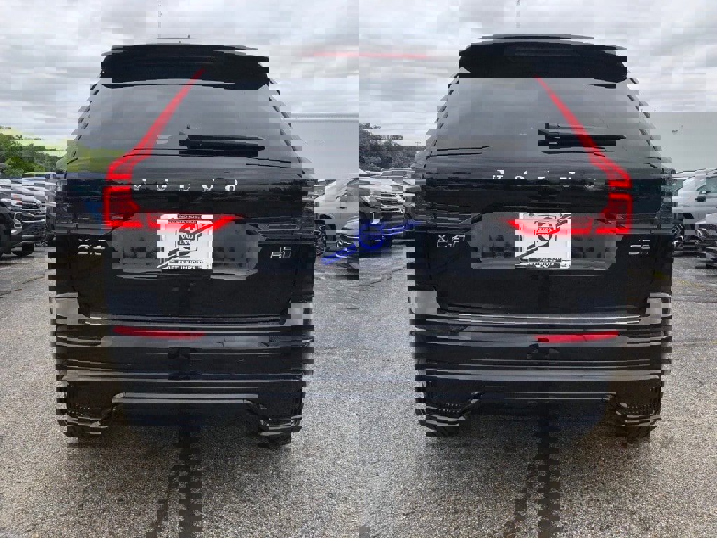 Used 2025 Volvo XC60 B5 Ultra w/ Protection Package Premier image 5