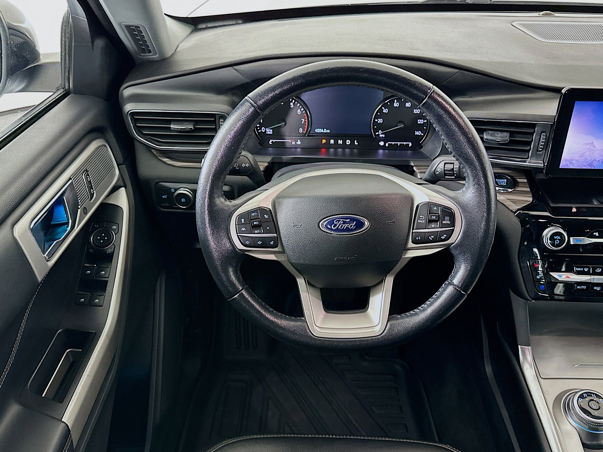 Used 2022 Ford Explorer Limited image 18