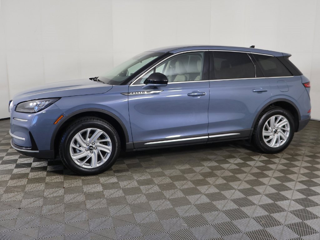 Used 2023 Lincoln Corsair AWD w/ Towing Package image 16