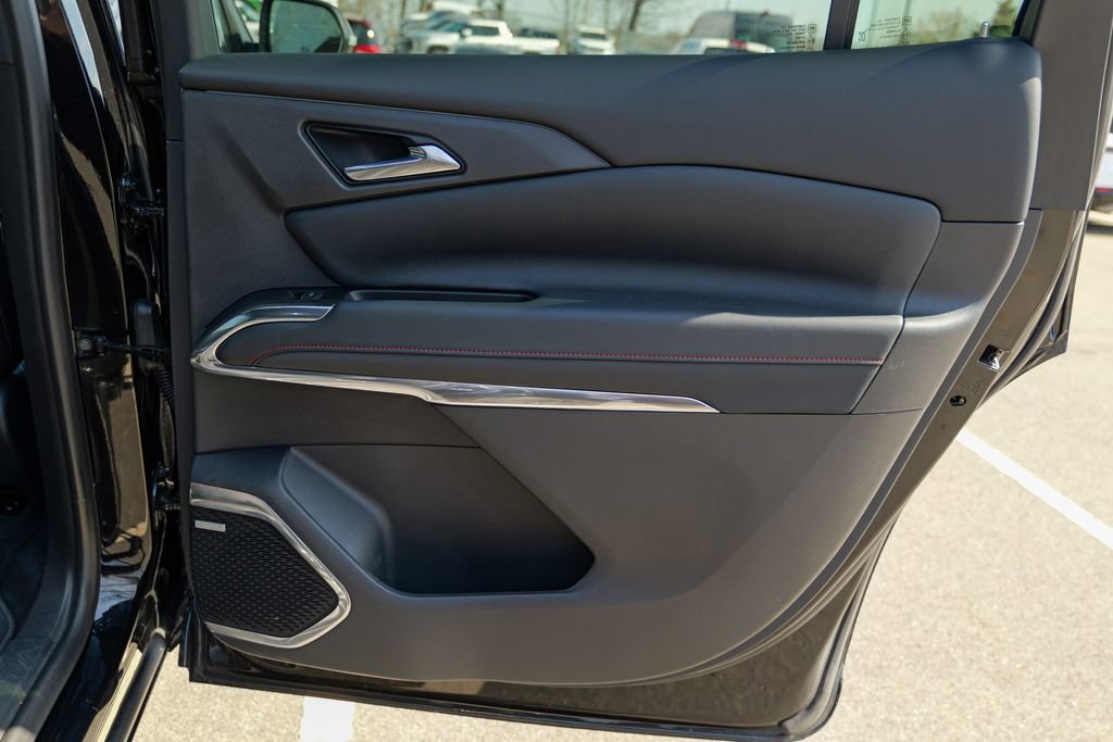 Used 2024 Chevrolet Traverse RS w/ LPO, Floor Liner Package image 32