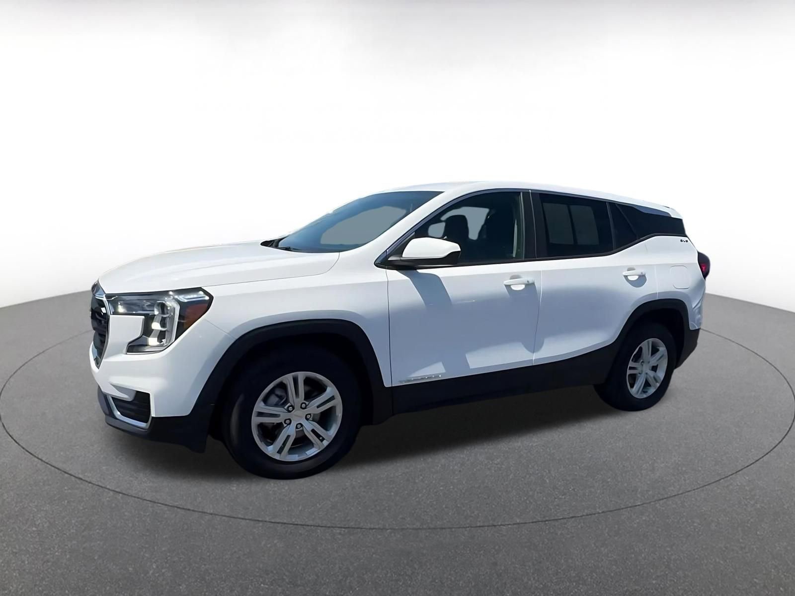 Used 2024 GMC Terrain SLE FWD image 8