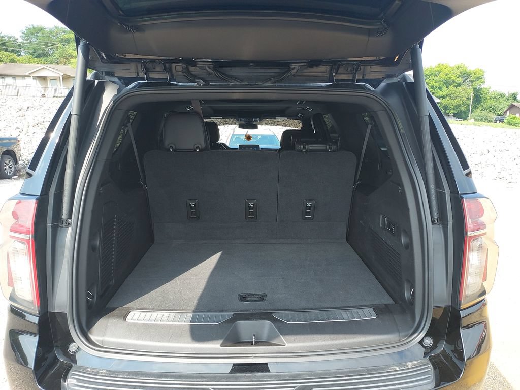 Used 2021 Chevrolet Suburban RST w/ Luxury Package AWD/4WD image 9