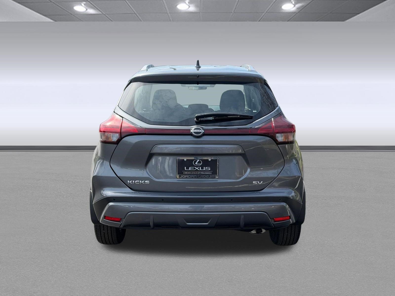 Used 2022 Nissan Kicks SV image 9