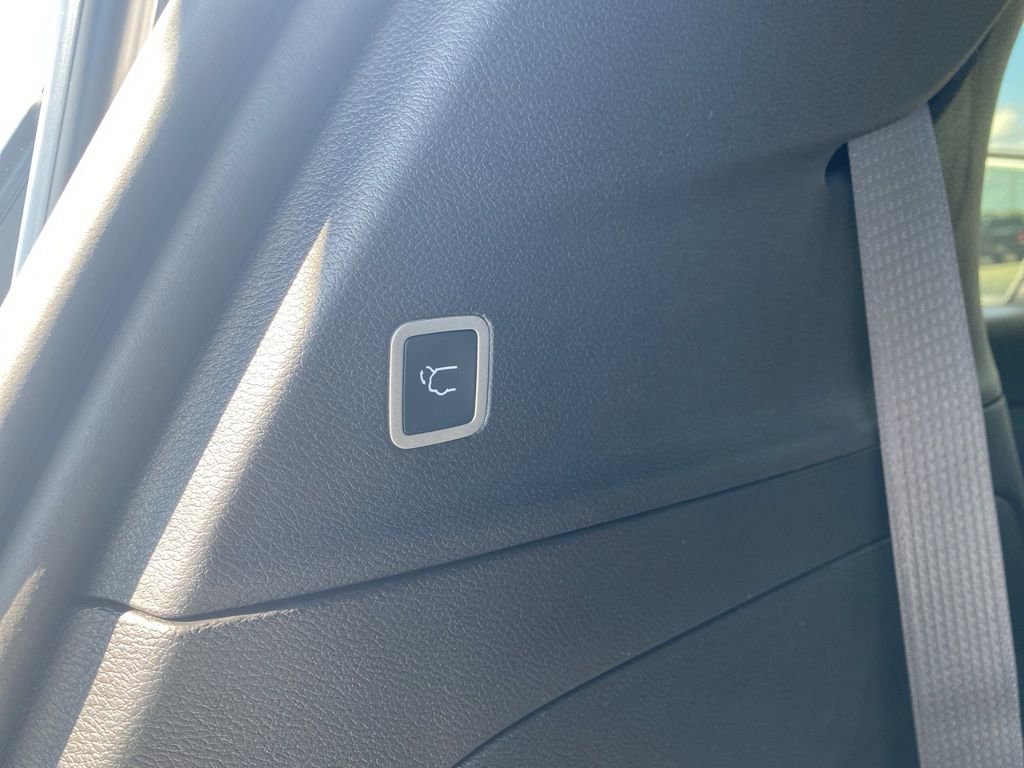 New 2026 Chrysler Pacifica Select FWD image 36