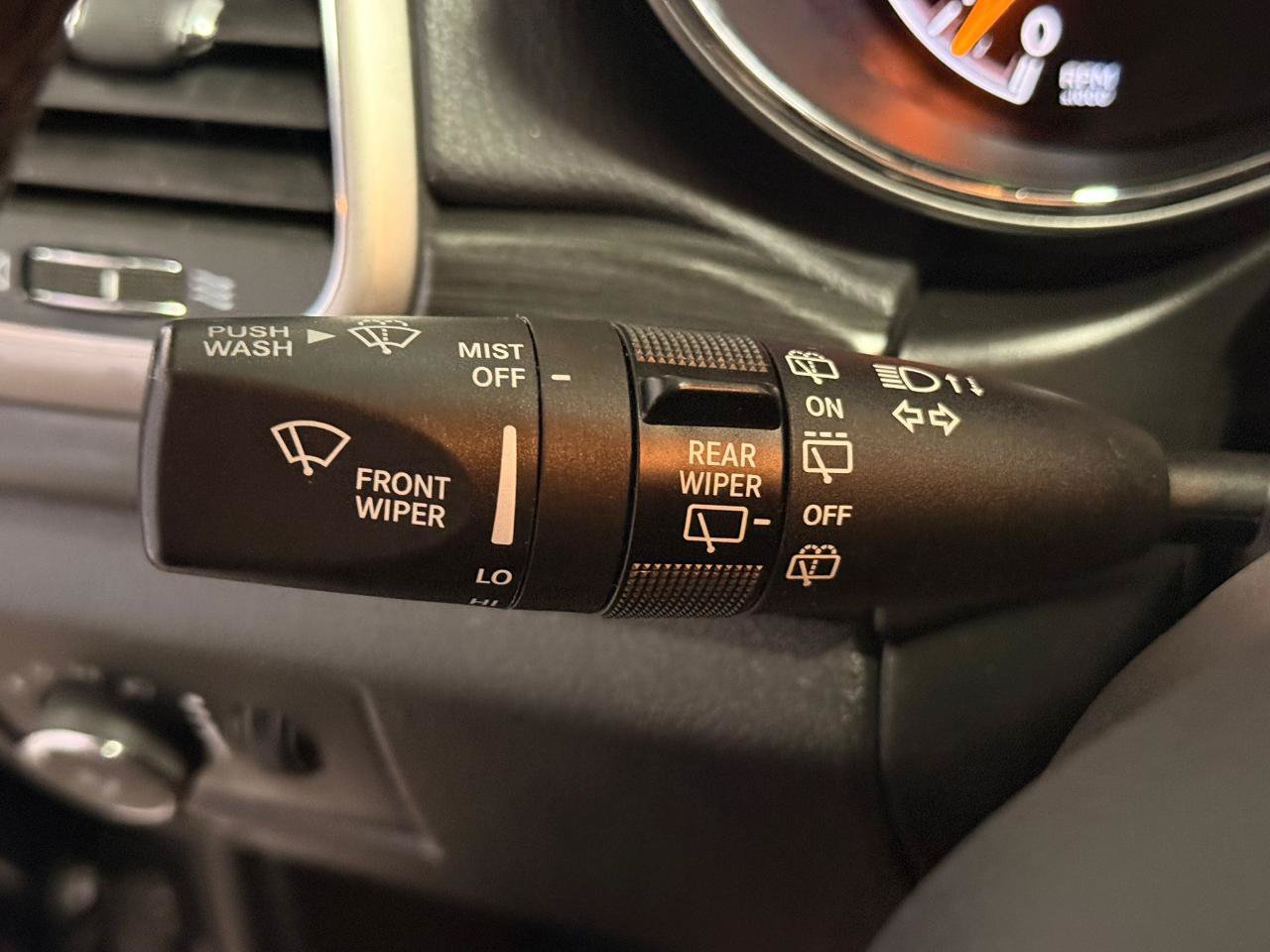 Used 2019 Jeep Grand Cherokee Laredo AWD/4WD image 28