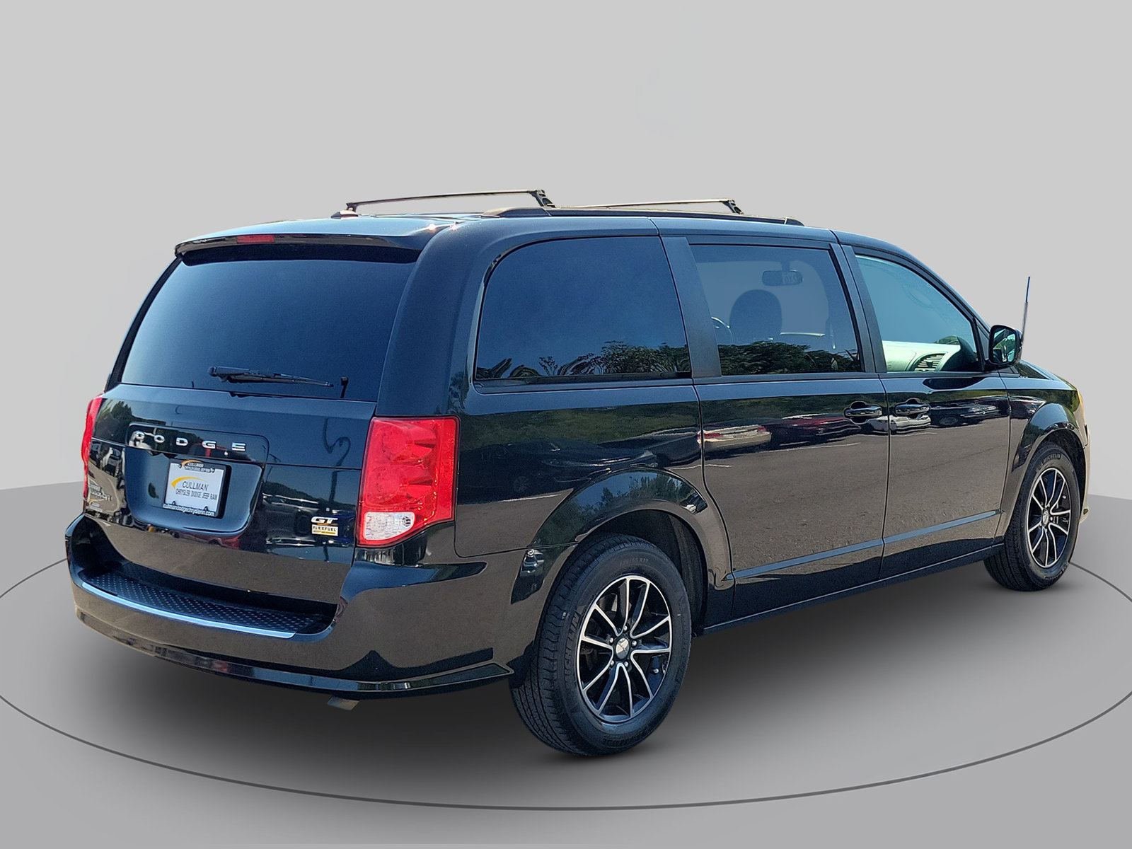 Used 2019 Dodge Grand Caravan GT FWD image 3