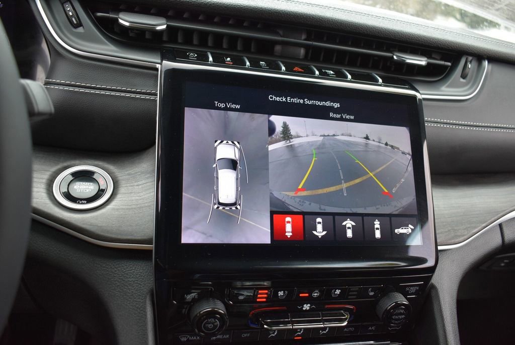 Certified 2024 Jeep Grand Cherokee L Limited w/ Luxury Tech Group II image 23