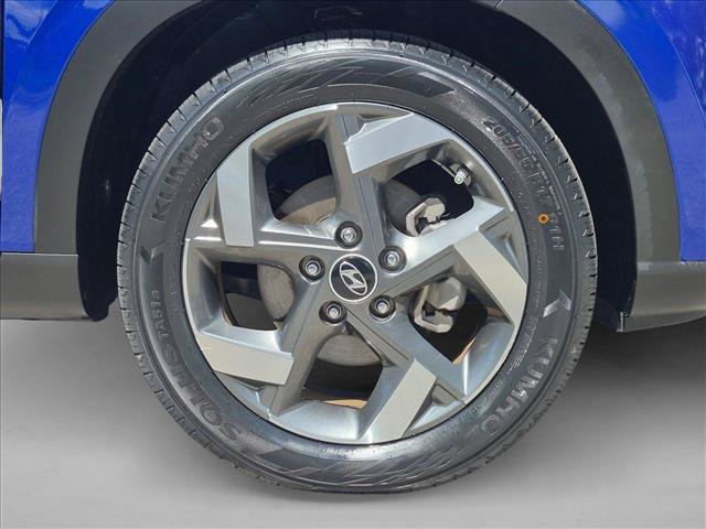 Used 2023 Hyundai Venue SEL FWD image 21