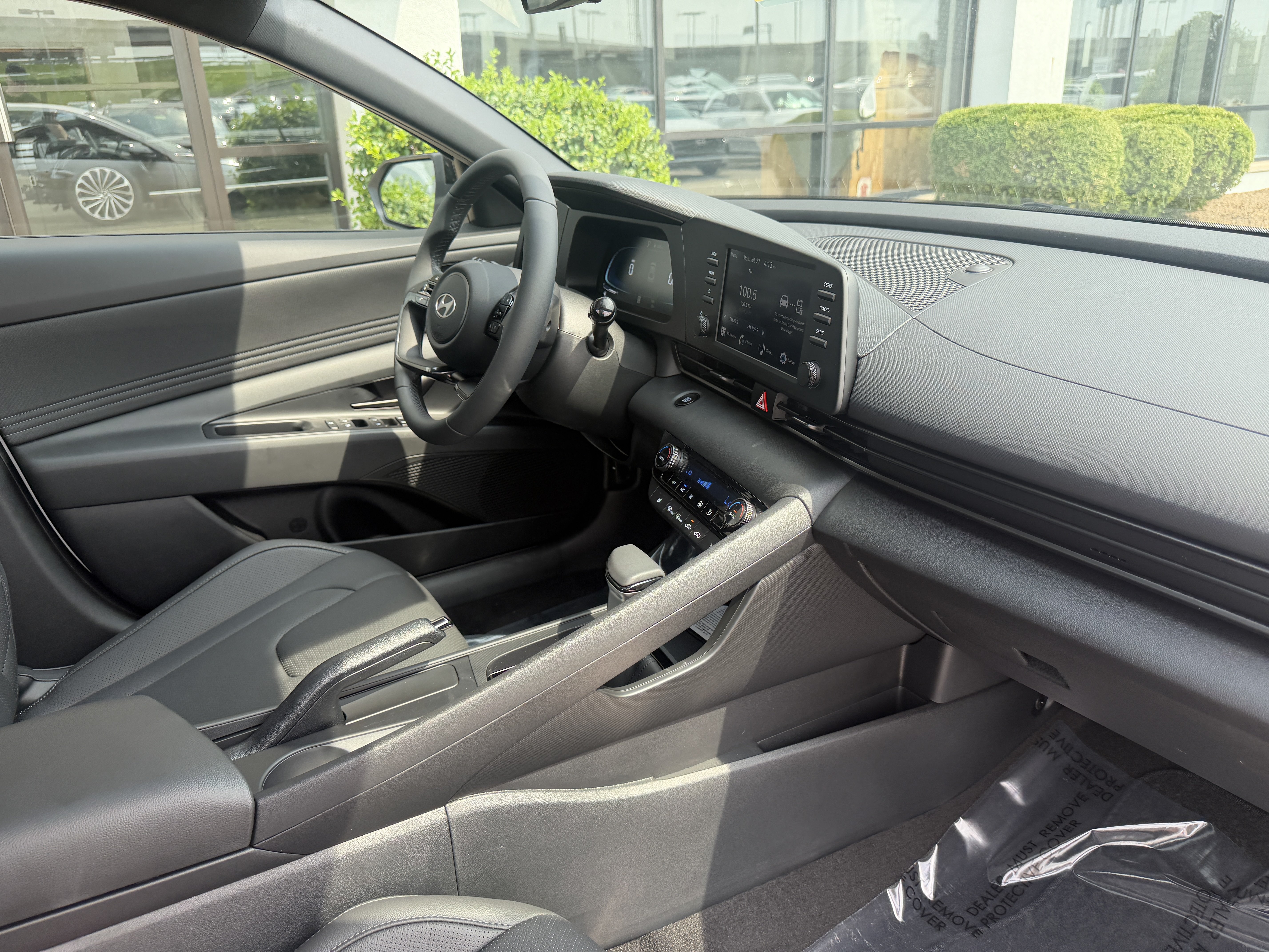 New 2026 Hyundai Elantra SEL Sport FWD image 18