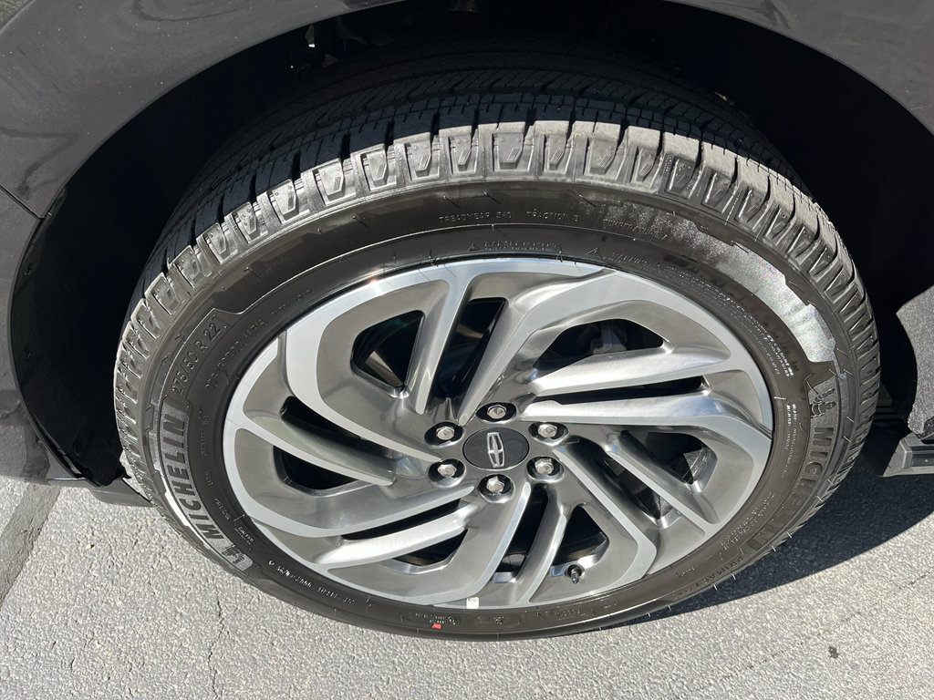 Used 2025 Lincoln Navigator Reserve image 12
