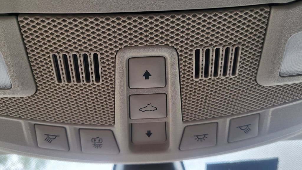 Used 2020 Ford Fusion Energi Titanium FWD image 38