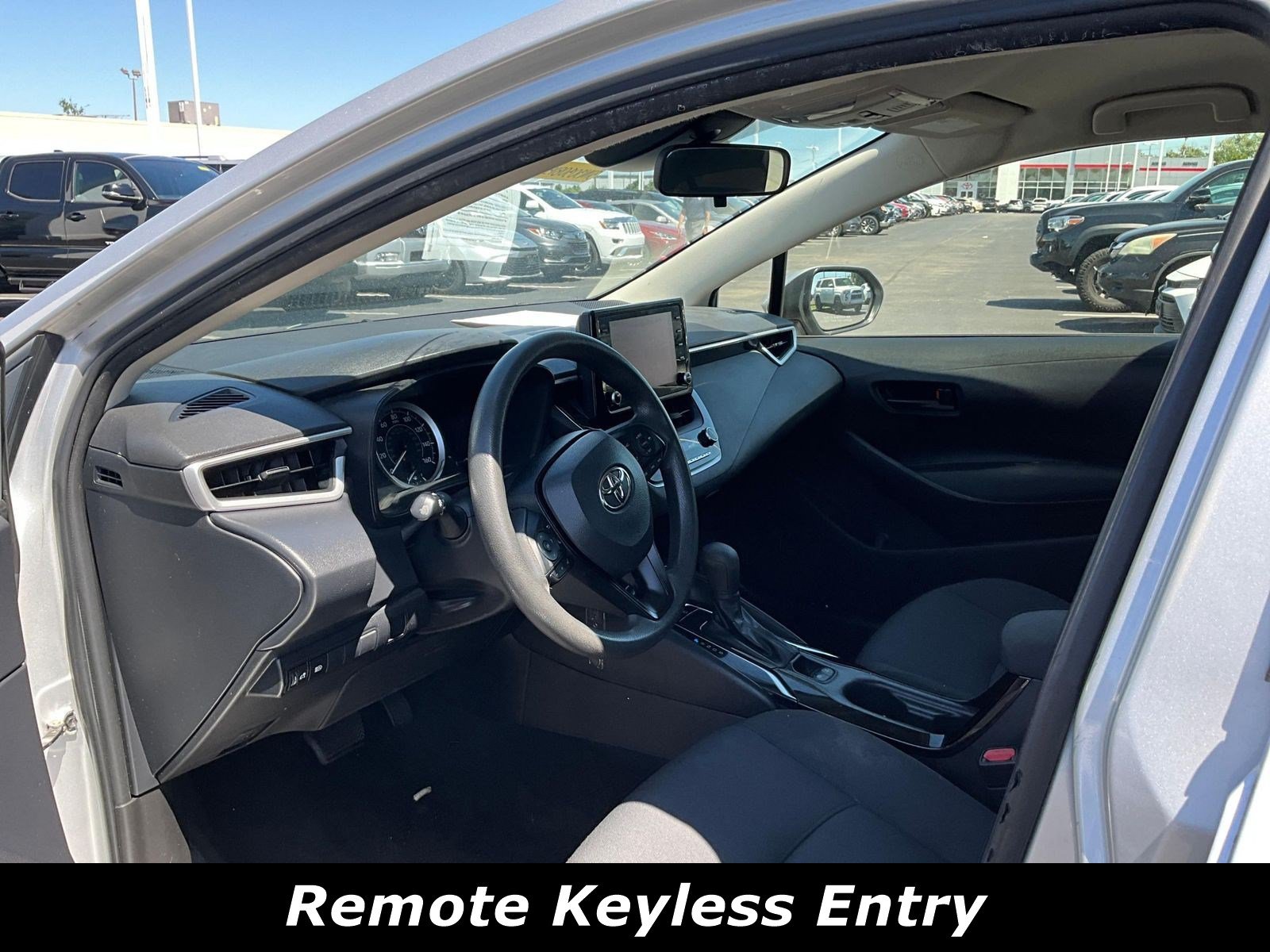 Used 2022 Toyota Corolla LE FWD image 16