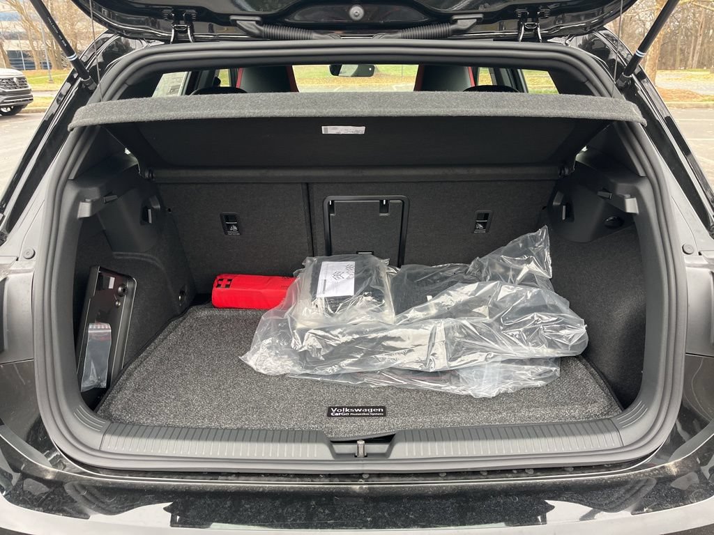 New 2026 Volkswagen GTI SE FWD image 14