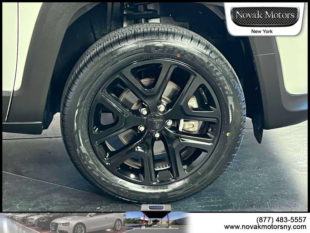 Used 2022 Jeep Renegade Altitude AWD/4WD image 9